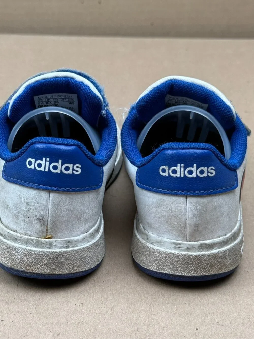 adidas x Marvel Spider-Man Kids Shoes Size 10.5K White Blue stain Needs Cleaning